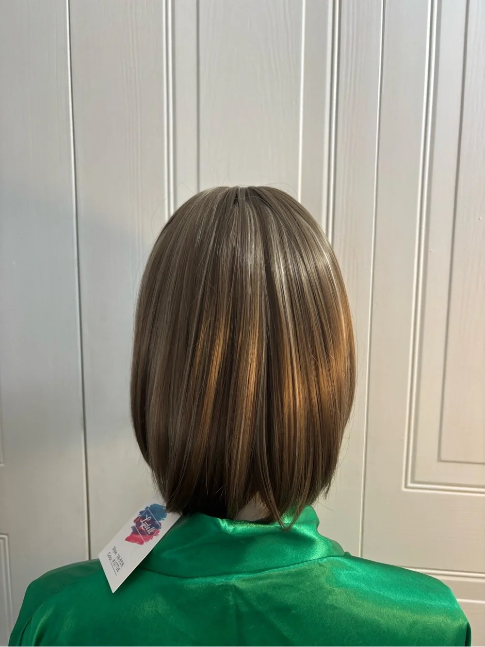 Women’s Short Straight 8” Bob Wig with Bangs Brown w/ Blonde Highlights NWT